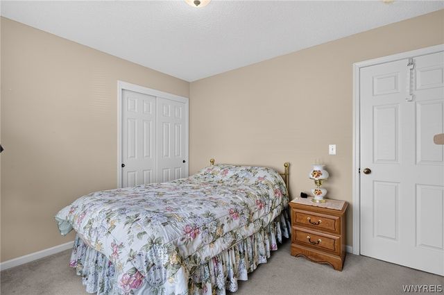 48 Mayfield Drive, West Seneca, NY 14224