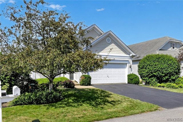 48 Mayfield Drive, West Seneca, NY 14224