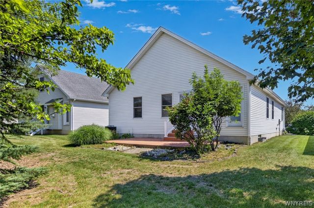 48 Mayfield Drive, West Seneca, NY 14224
