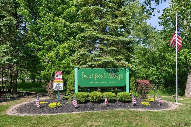 48 Mayfield Drive, West Seneca, NY 14224
