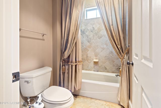 101 Tortola Lane, Youngsville, LA 70592
