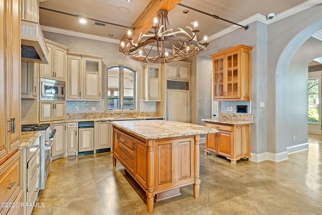 101 Tortola Lane, Youngsville, LA 70592