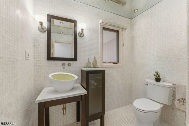 486 Summit Rd, Mountainside Boro, NJ 07092