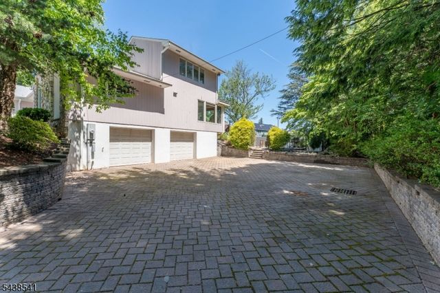 486 Summit Rd, Mountainside Boro, NJ 07092