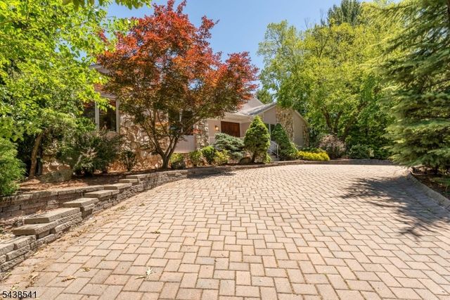 486 Summit Rd, Mountainside Boro, NJ 07092