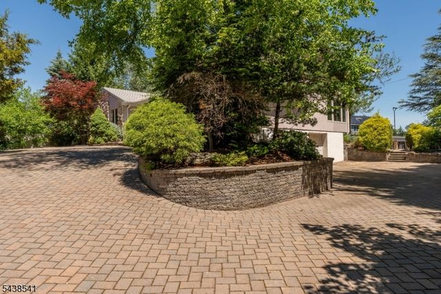 486 Summit Rd, Mountainside Boro, NJ 07092