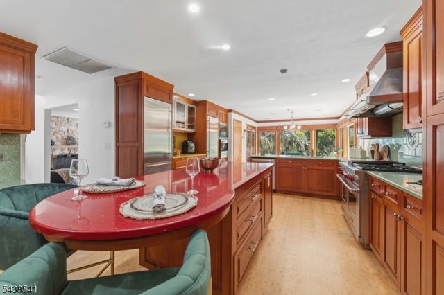 486 Summit Rd, Mountainside Boro, NJ 07092