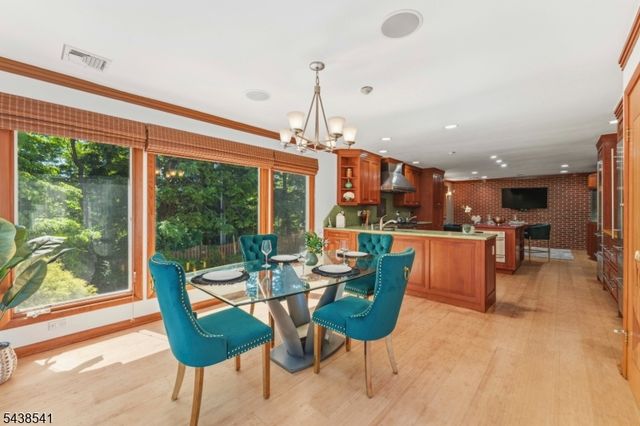 486 Summit Rd, Mountainside Boro, NJ 07092