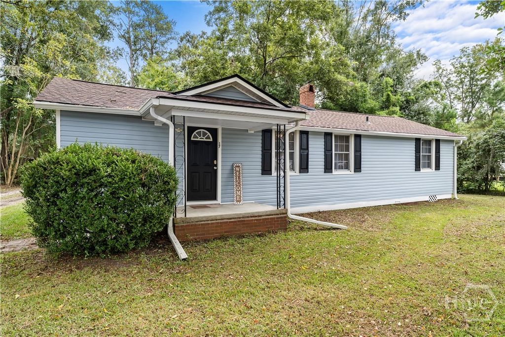Image 1 of property listing at 17 Russell Avenue, Savannah, GA 31408