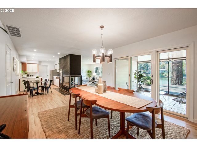 2320 Se MULBERRY Dr, Milwaukie, OR 97267