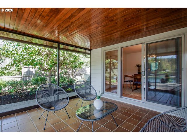 2320 Se MULBERRY Dr, Milwaukie, OR 97267