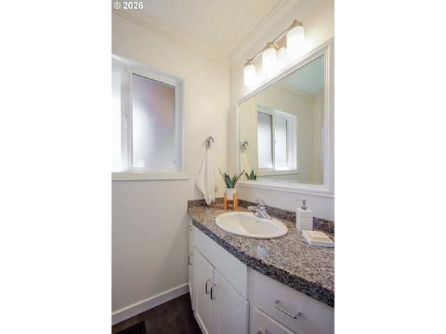 2320 Se MULBERRY Dr, Milwaukie, OR 97267