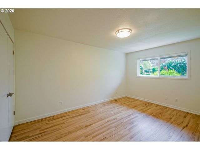 2320 Se MULBERRY Dr, Milwaukie, OR 97267