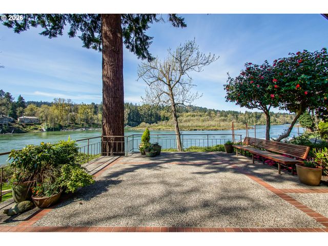 2320 Se MULBERRY Dr, Milwaukie, OR 97267