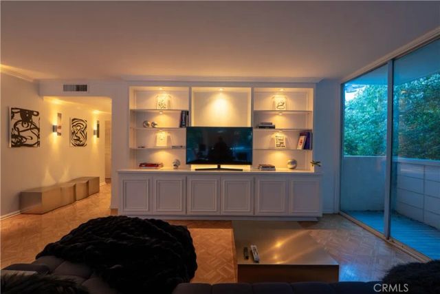 8787 Shoreham Drive 201, West Hollywood, CA 90069