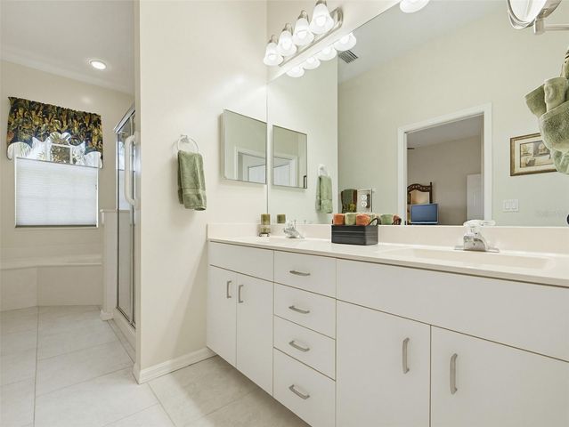 865 TARTAN DRIVE 2, Venice, FL 34293