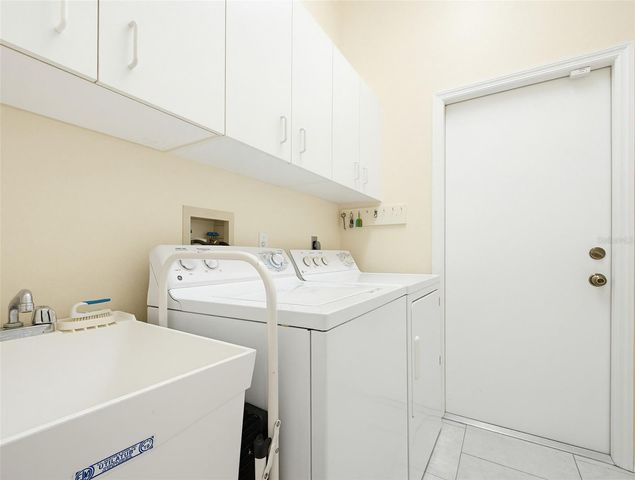 865 TARTAN DRIVE 2, Venice, FL 34293