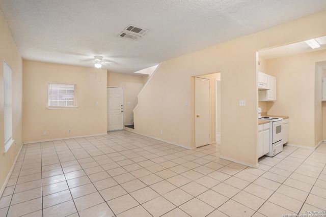 7601 Windsor Oaks, San Antonio, TX 78239