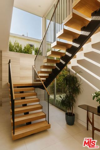 6510 W 5th Street, Los Angeles, CA 90048