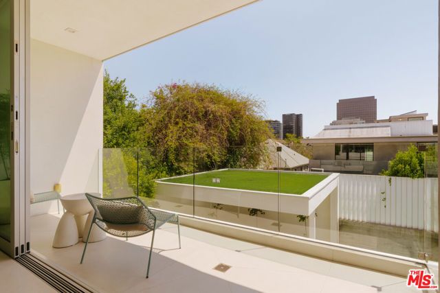 6510 W 5th Street, Los Angeles, CA 90048