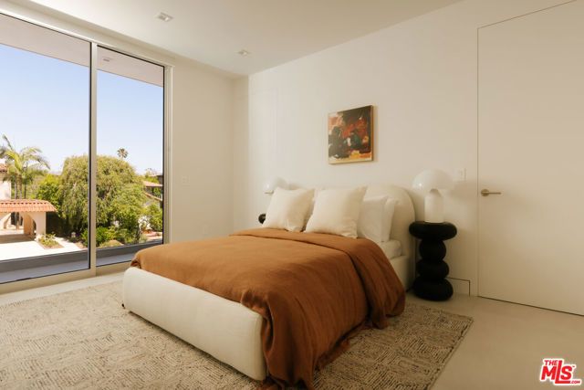 6510 W 5th Street, Los Angeles, CA 90048