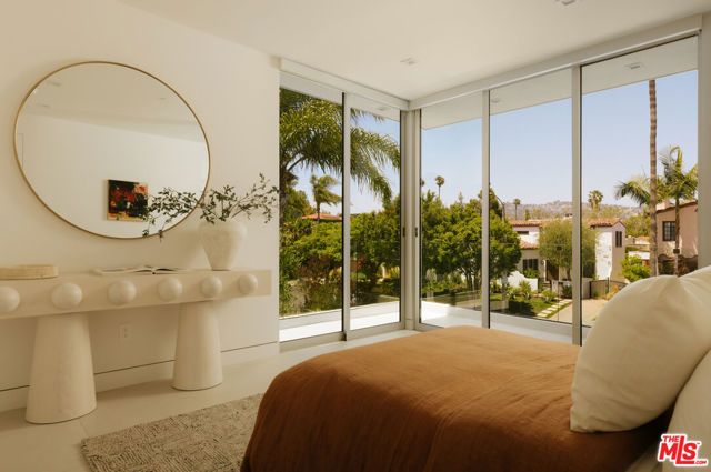 6510 W 5th Street, Los Angeles, CA 90048
