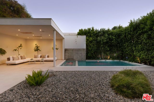 6510 W 5th Street, Los Angeles, CA 90048