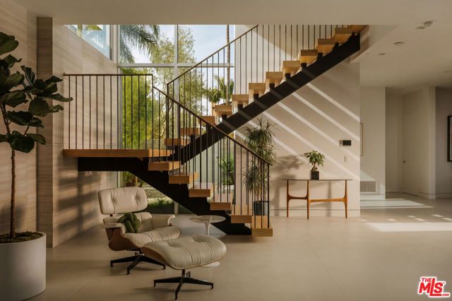6510 W 5th Street, Los Angeles, CA 90048