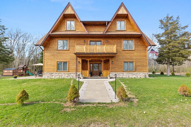 79 Pershing Street, South Haven, MI 49090
