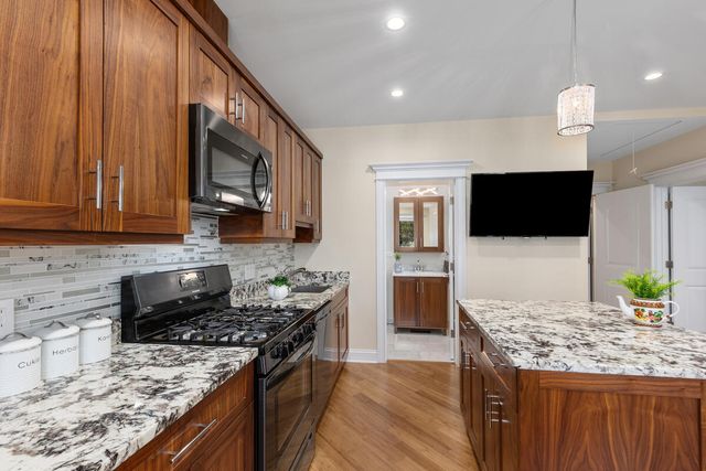 79 Pershing Street, South Haven, MI 49090