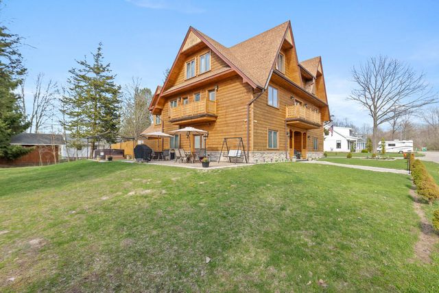 79 Pershing Street, South Haven, MI 49090