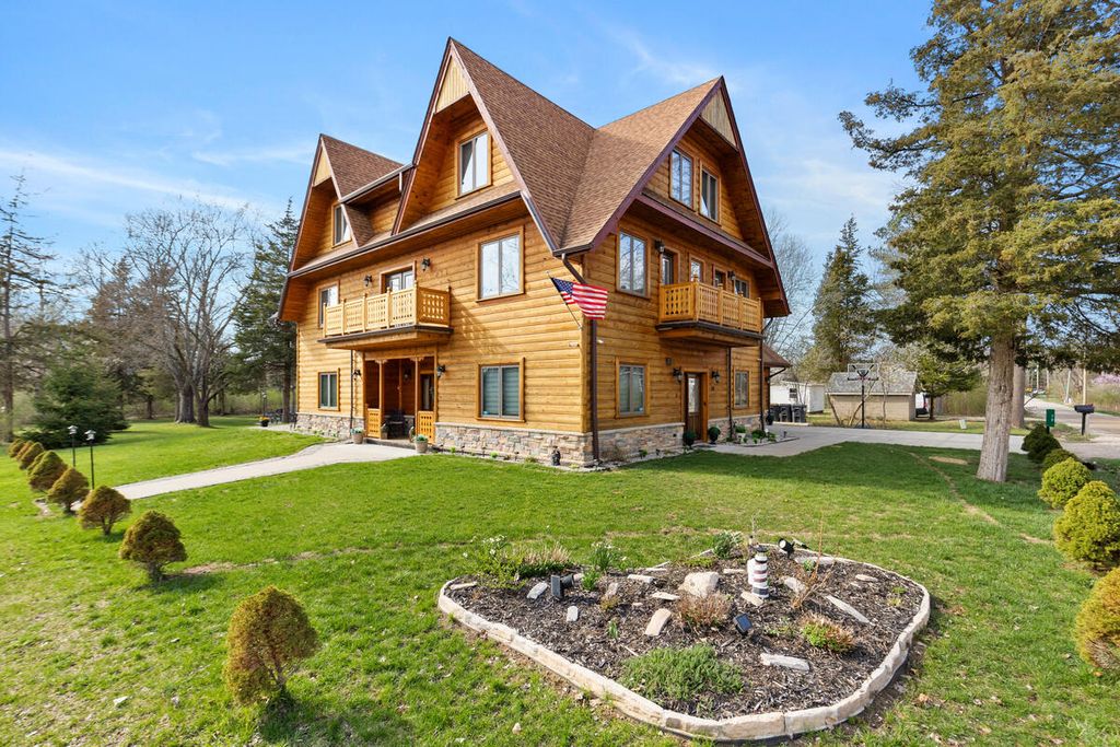 79 Pershing Street, South Haven, MI 49090