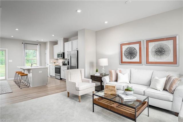 204 Reids Place DR, Suffolk, VA 23434