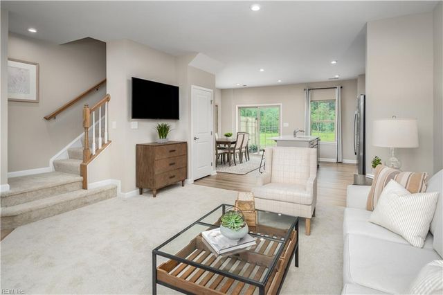 204 Reids Place DR, Suffolk, VA 23434