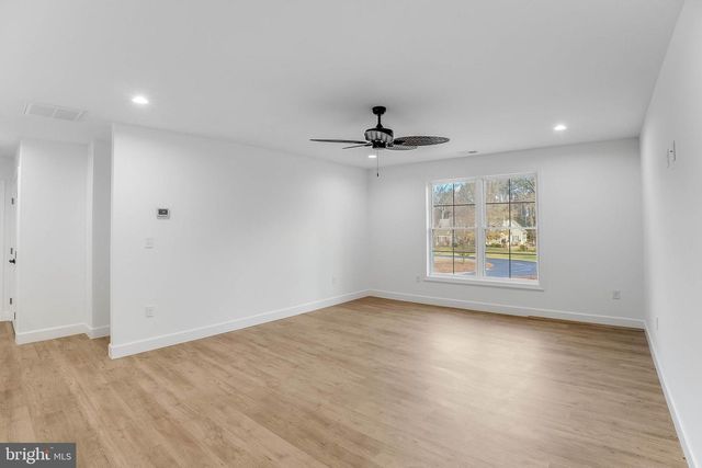 129 VILLAGE DR, Seaford, DE 19973