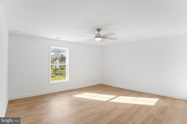 129 VILLAGE DR, Seaford, DE 19973