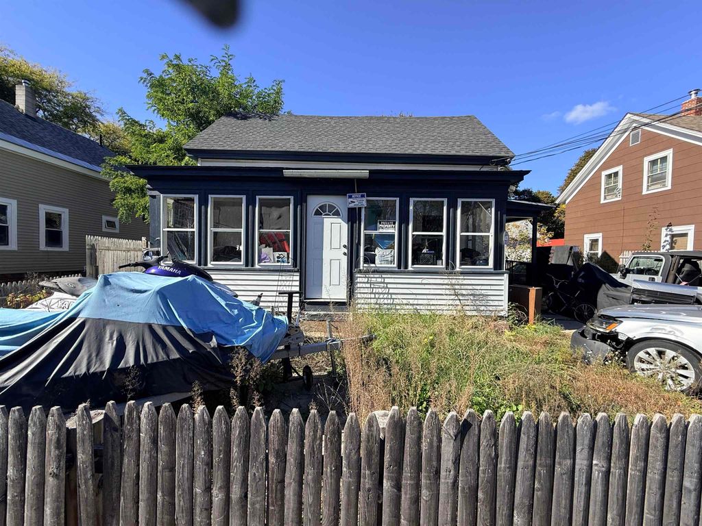 21 Maple Street, Rochester, NH 03867