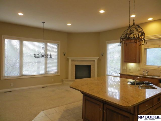 11815 Oakair Plaza, Omaha, NE 68137