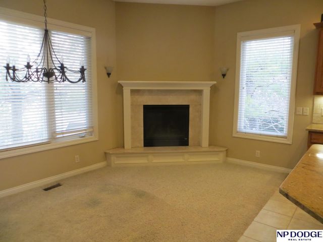 11815 Oakair Plaza, Omaha, NE 68137