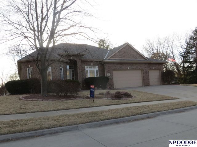 11815 Oakair Plaza, Omaha, NE 68137