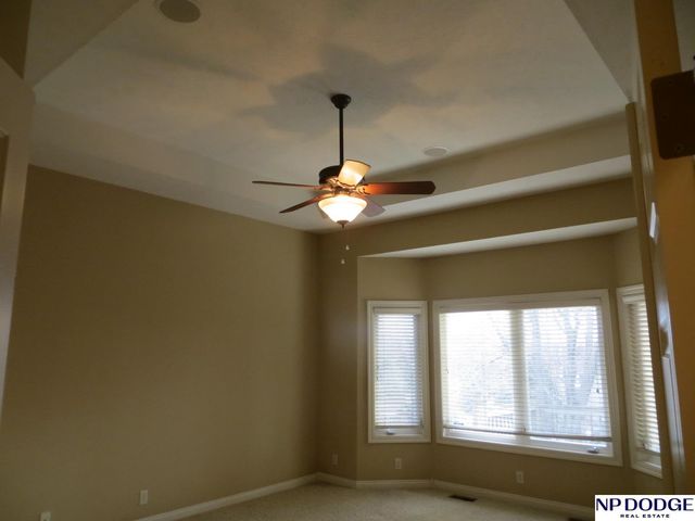 11815 Oakair Plaza, Omaha, NE 68137