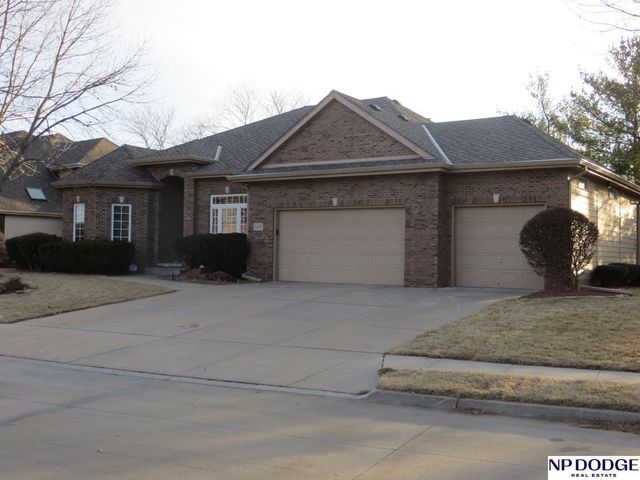 11815 Oakair Plaza, Omaha, NE 68137