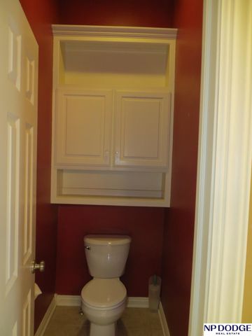 11815 Oakair Plaza, Omaha, NE 68137