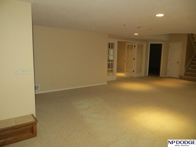 11815 Oakair Plaza, Omaha, NE 68137