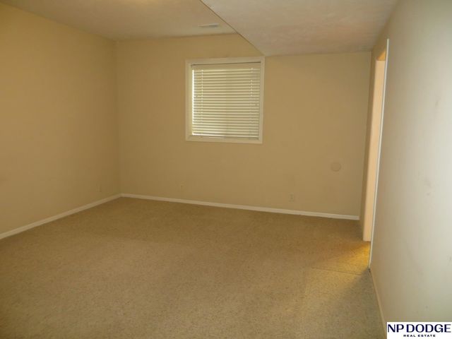 11815 Oakair Plaza, Omaha, NE 68137