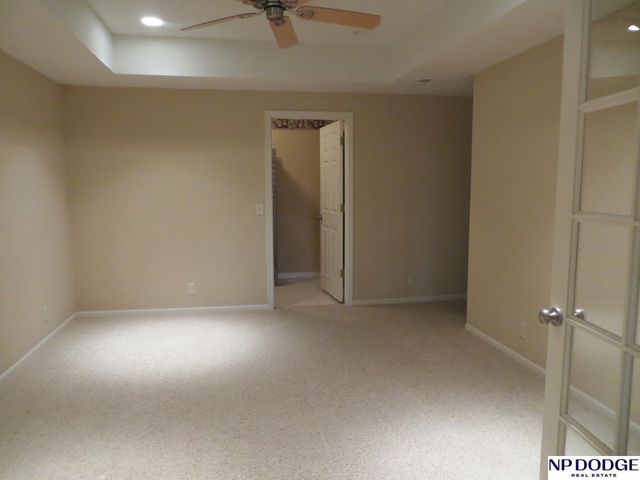 11815 Oakair Plaza, Omaha, NE 68137