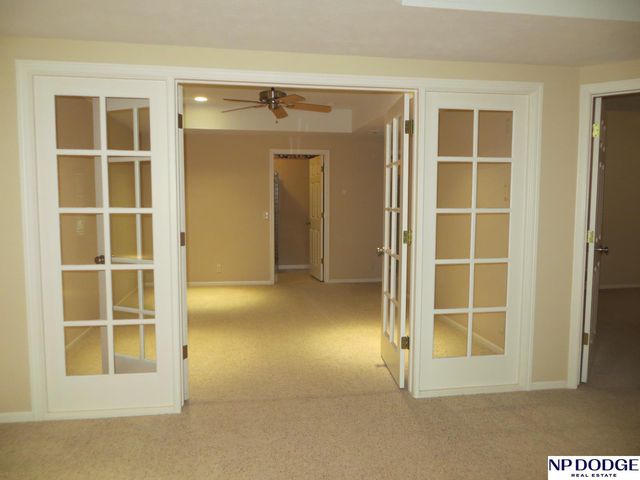 11815 Oakair Plaza, Omaha, NE 68137