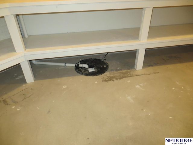 11815 Oakair Plaza, Omaha, NE 68137