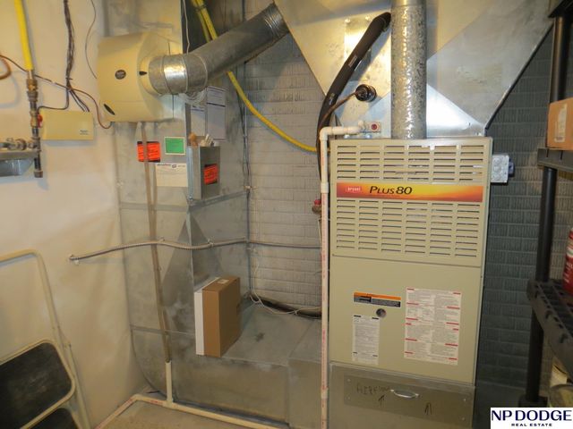 11815 Oakair Plaza, Omaha, NE 68137