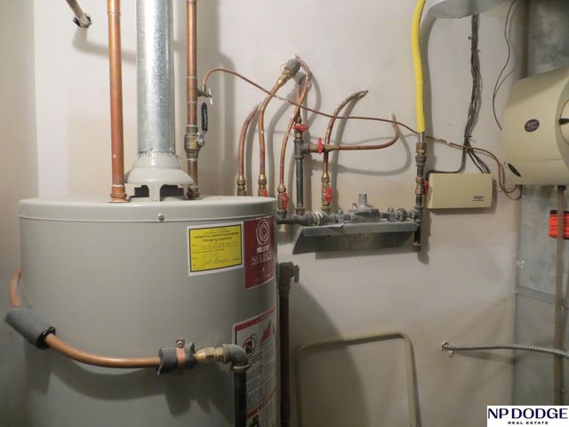 11815 Oakair Plaza, Omaha, NE 68137